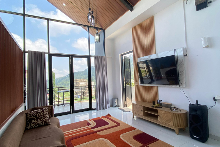 Cómo diseñar ventanales grandes con vistas en Ibiza: confort y estética panorámica